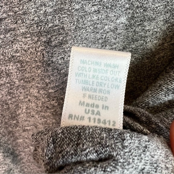 Monrow Deep V Heather Gray Short Sleeve Tee Size Medium - Picture 9 of 9